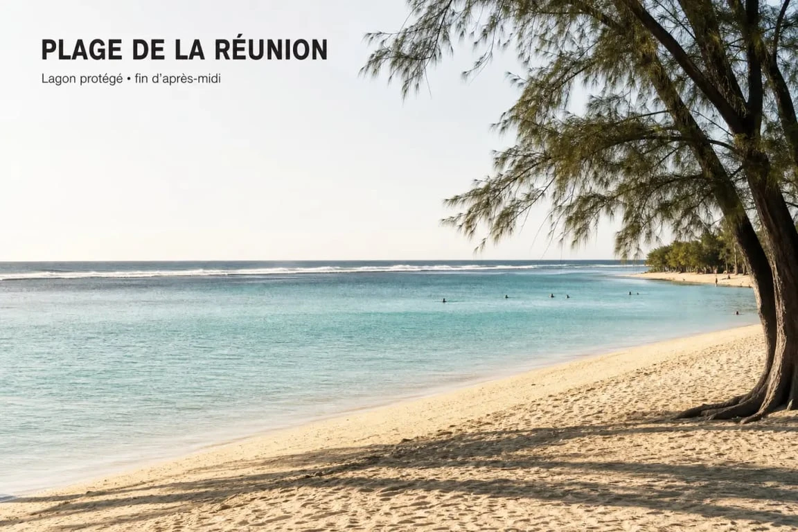 Plage la réunion : vue panoramique d’une plage de La Réunion avec lagon turquoise, sable blond et filaos